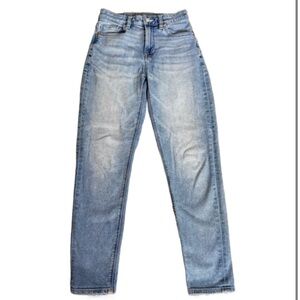 American Eagle Mom Jean